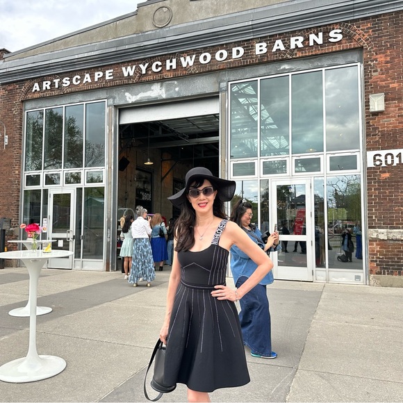 Meet your Posher, Paris - Picture 5 of 16